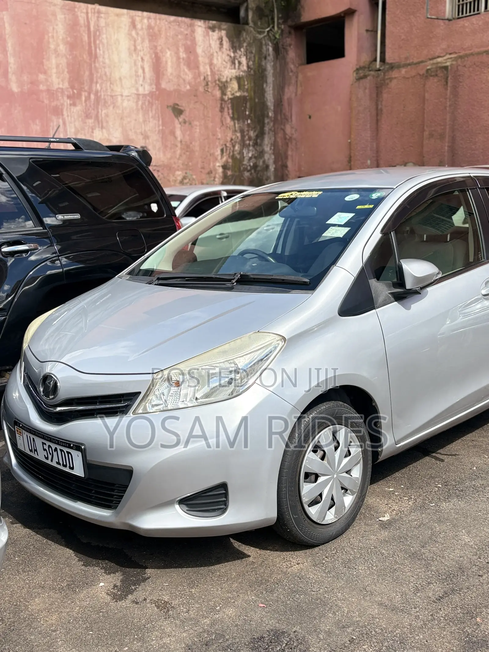 Toyota Vitz 1.5 FWD 5dr 2015 Silver