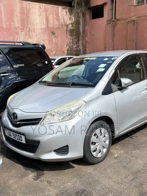 Toyota Vitz 1.5 FWD 5dr 2015 Silver