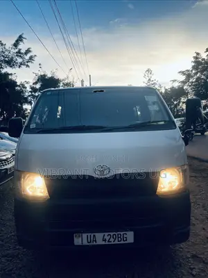 Toyota HiAce 2011 White