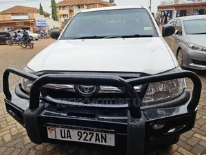Toyota Hilux 3.0 D-4D Double Cab 4x4 Raider 2007 White