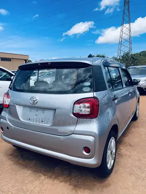 Toyota Passo 2016 Silver