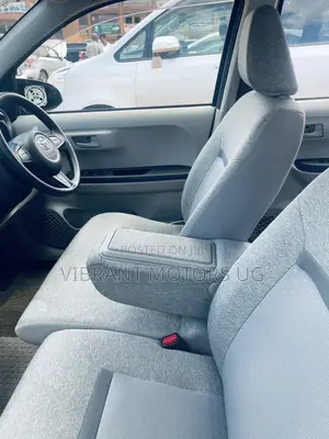 Toyota Passo 2016 Silver
