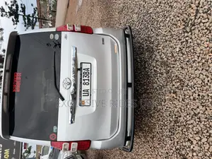 Toyota Noah 2011 Silver