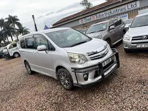 Toyota Noah 2011 Silver
