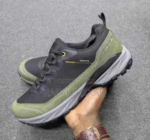 Original Men’S Queday Waterproof Hiking Sneakers