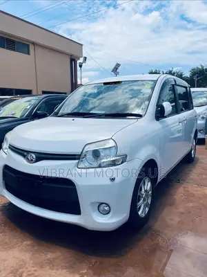 Toyota Sienta 2012 White