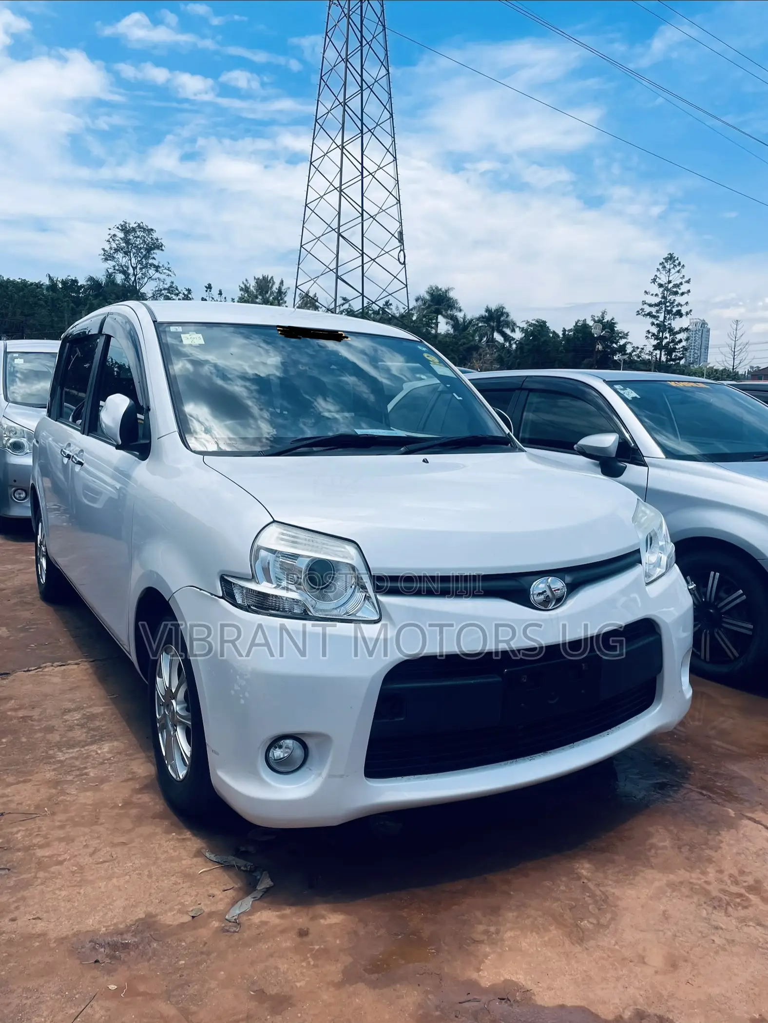 Toyota Sienta 2012 White