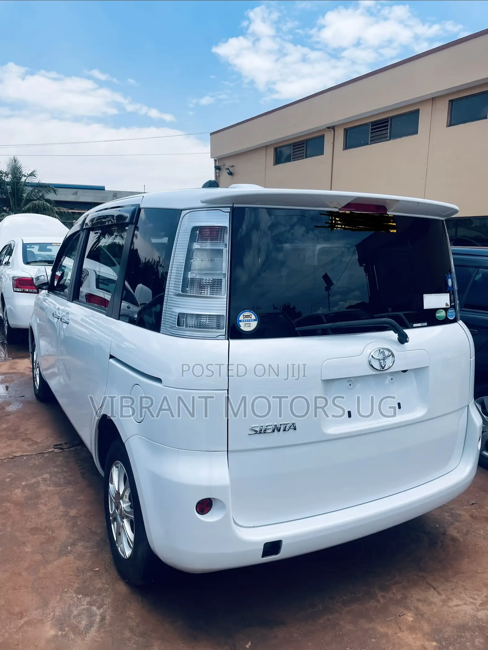 Toyota Sienta 2012 White
