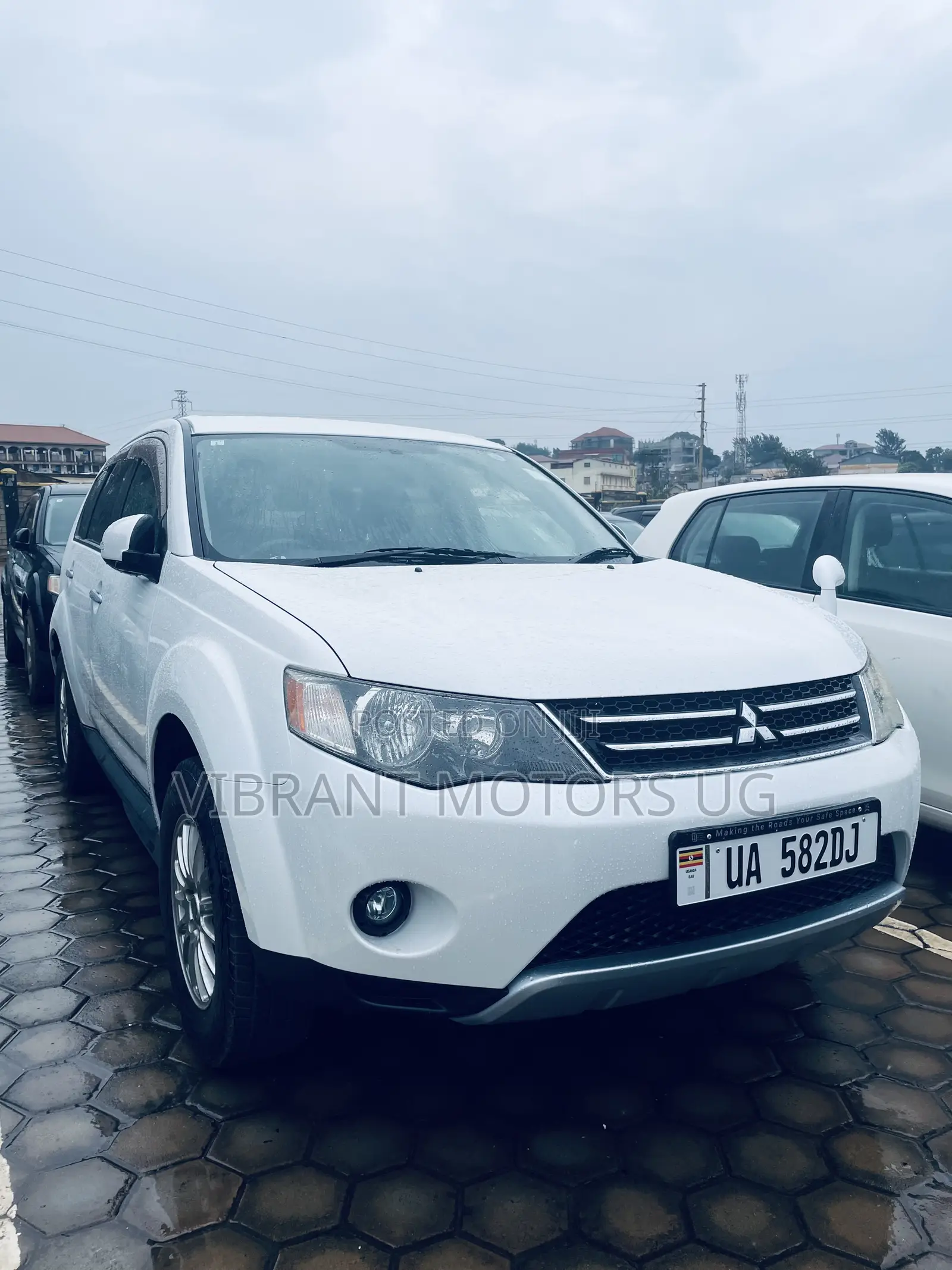 Mitsubishi Outlander 2012 White