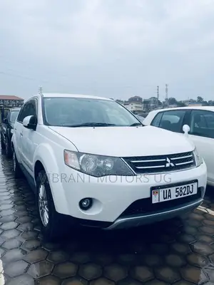 Mitsubishi Outlander 2012 White