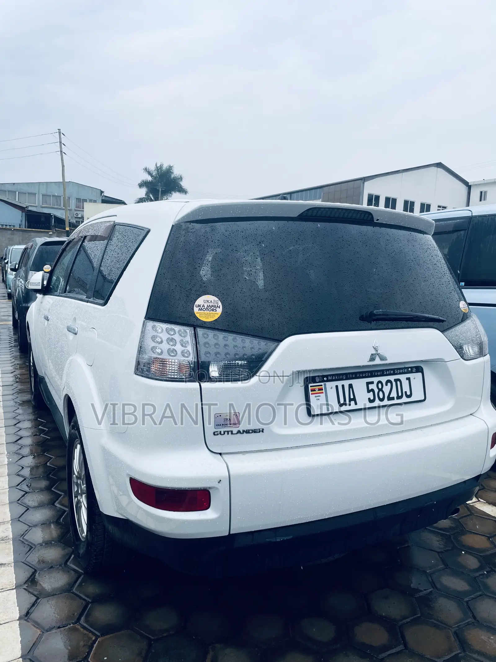 Mitsubishi Outlander 2012 White