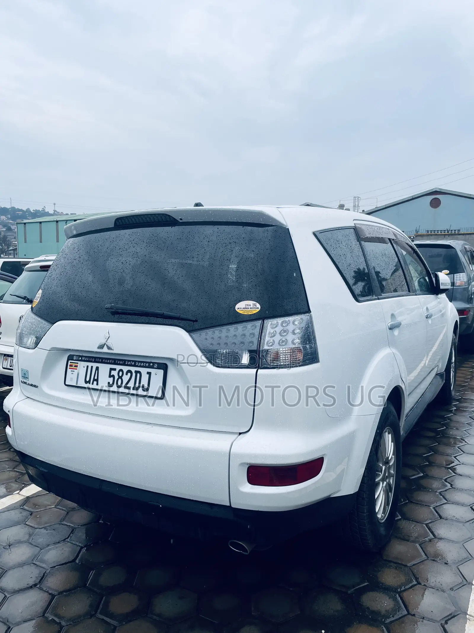 Mitsubishi Outlander 2012 White