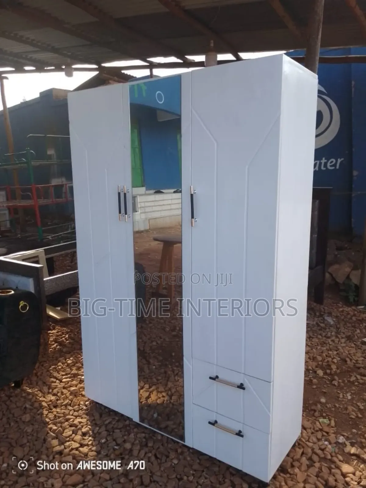 Remarkable Wardrobe 3doors 4*6 With a Mirror