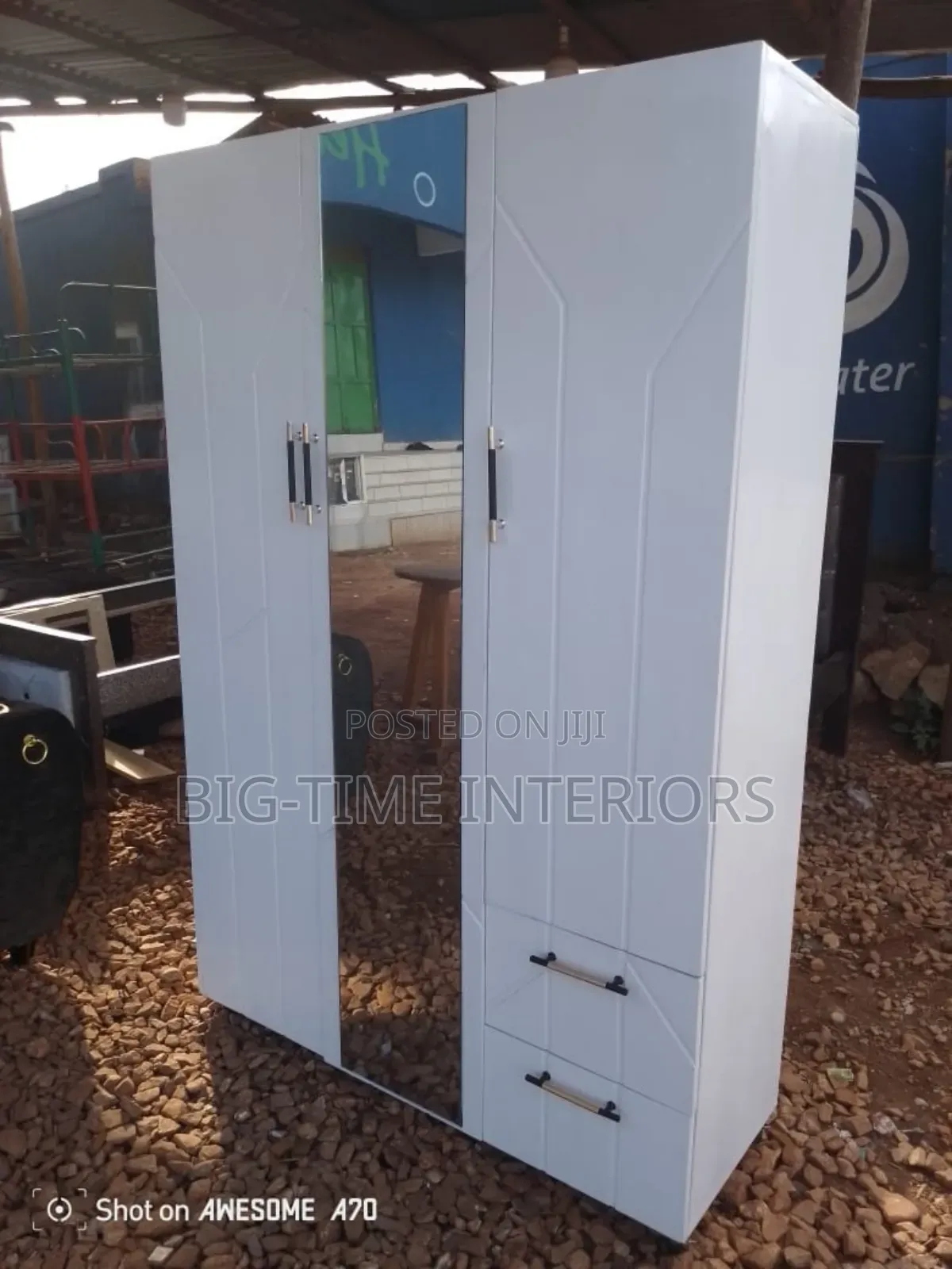 Remarkable Wardrobe 3doors 4*6 With a Mirror