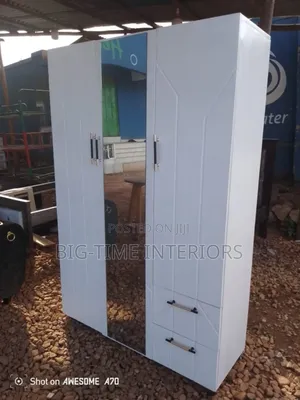 Remarkable Wardrobe 3doors 4*6 With a Mirror