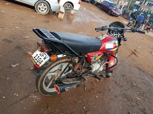 Bajaj Boxer 125 2022 Red