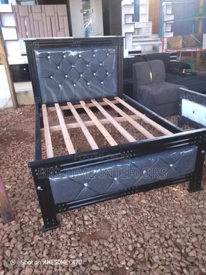 Extremely Nice Bed 4*6 Grey Leather Cushioned