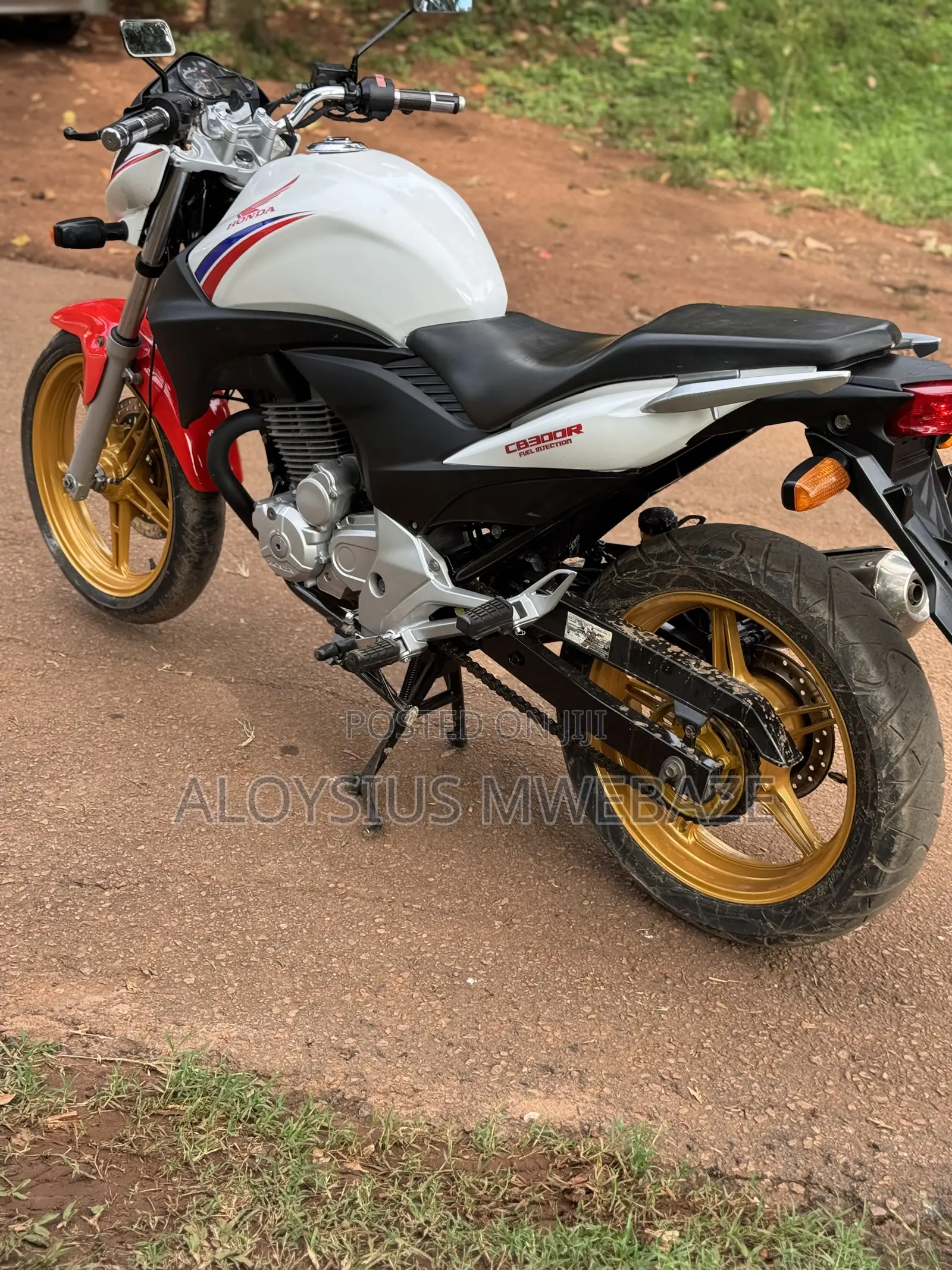 Honda CB 2015 White