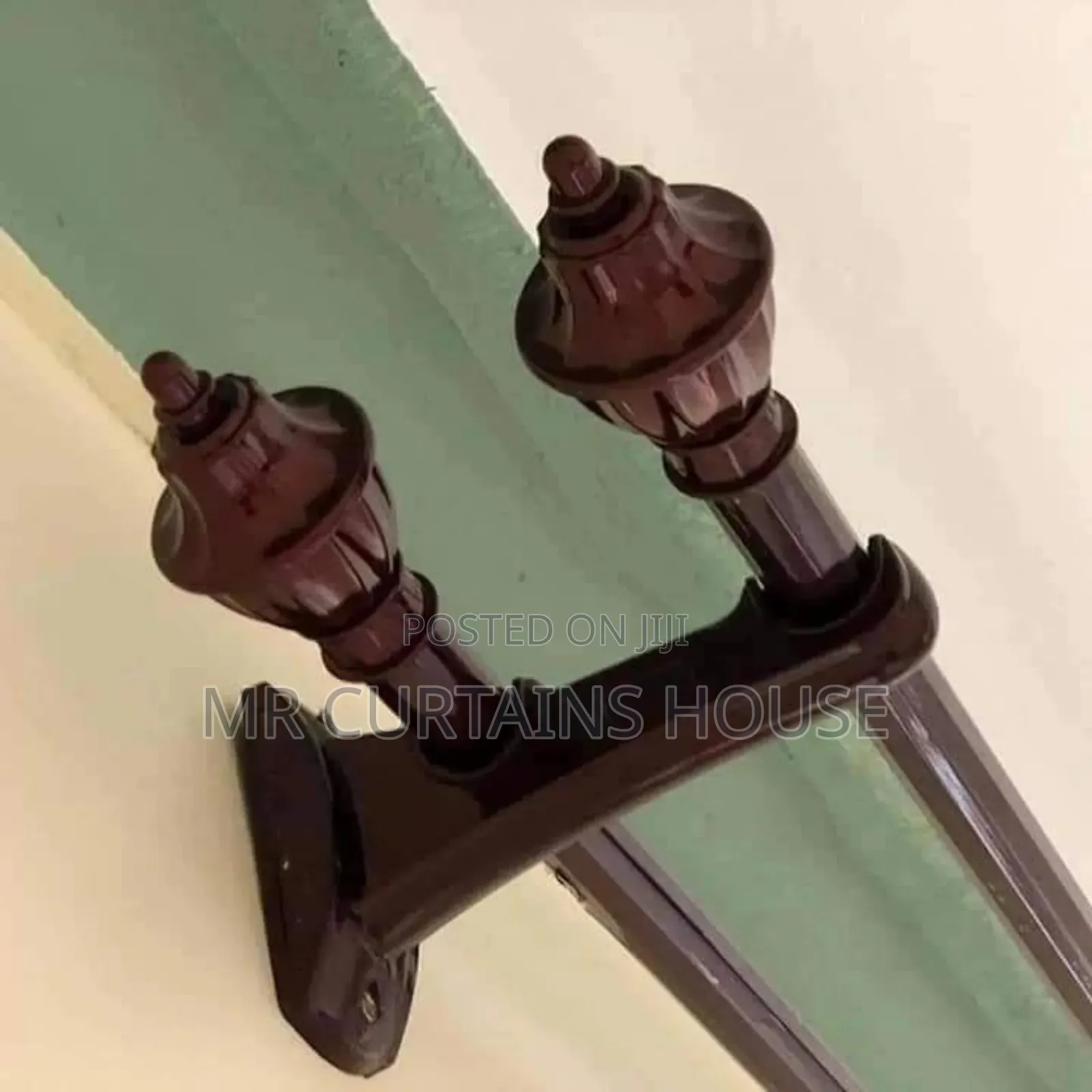 Curtain Rods Metallic and Plastic