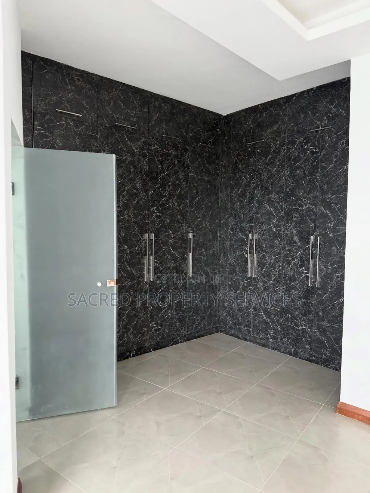 3bdrm Apartment in Naalya  Metroplox, Nakawa for rent
