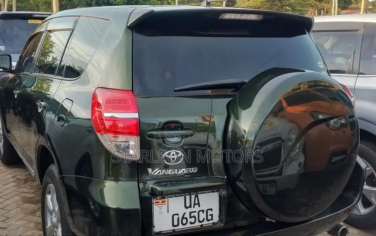 Toyota Vanguard 2012 Green
