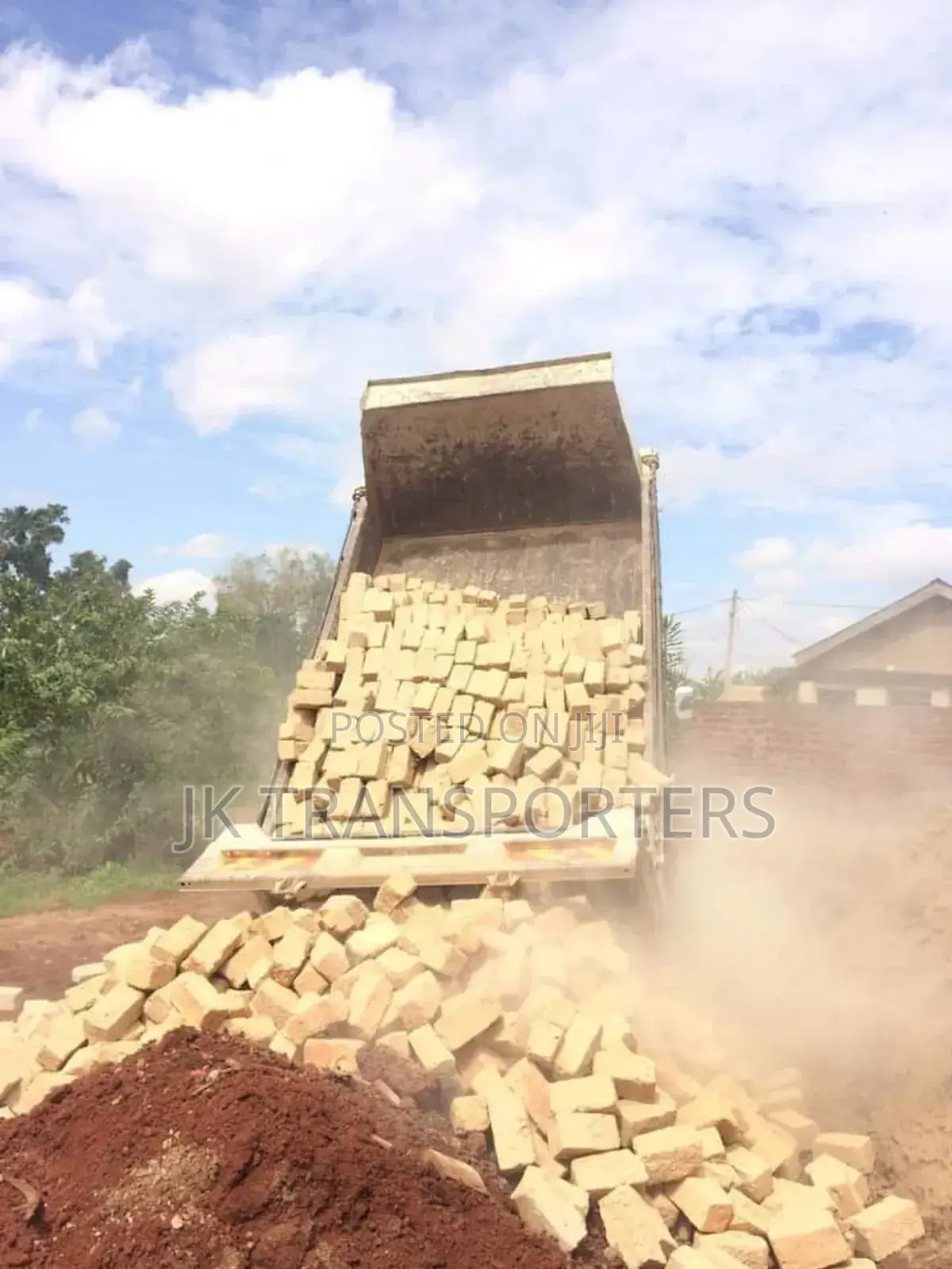 Lake Sand , Plasta, Clay Bricks, Aggregates, Marrum Etc