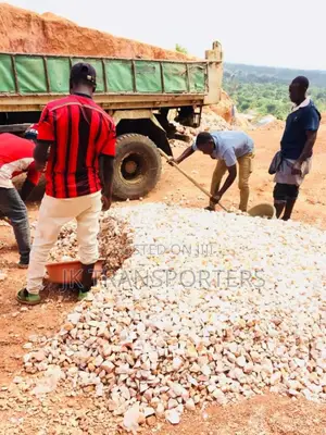Lake Sand , Plasta, Clay Bricks, Aggregates, Marrum Etc