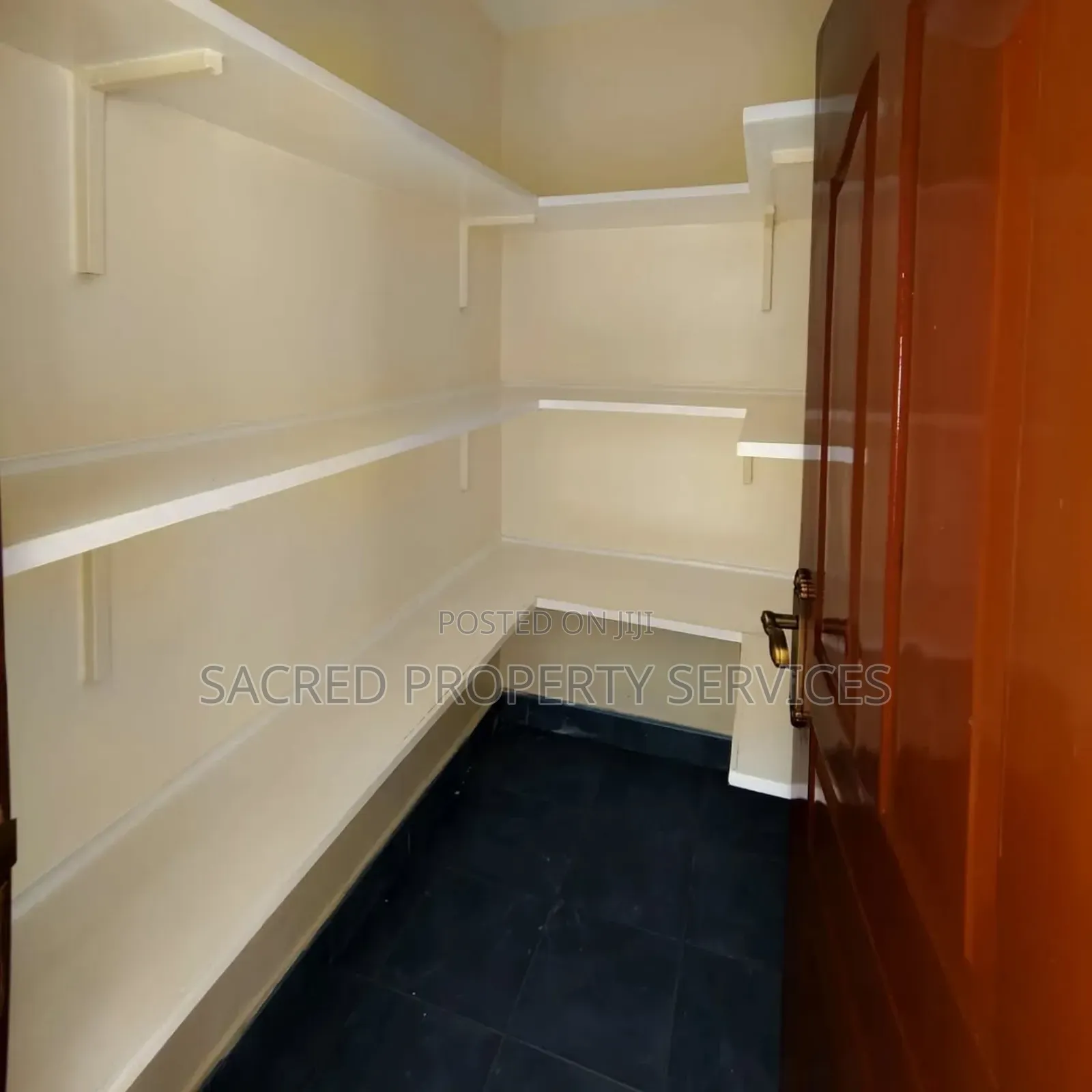 2bdrm Apartment in Ntnda Kiwatule Road, Nakawa for rent