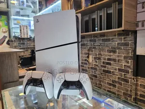 Ps5 Slim + 2 Controllers