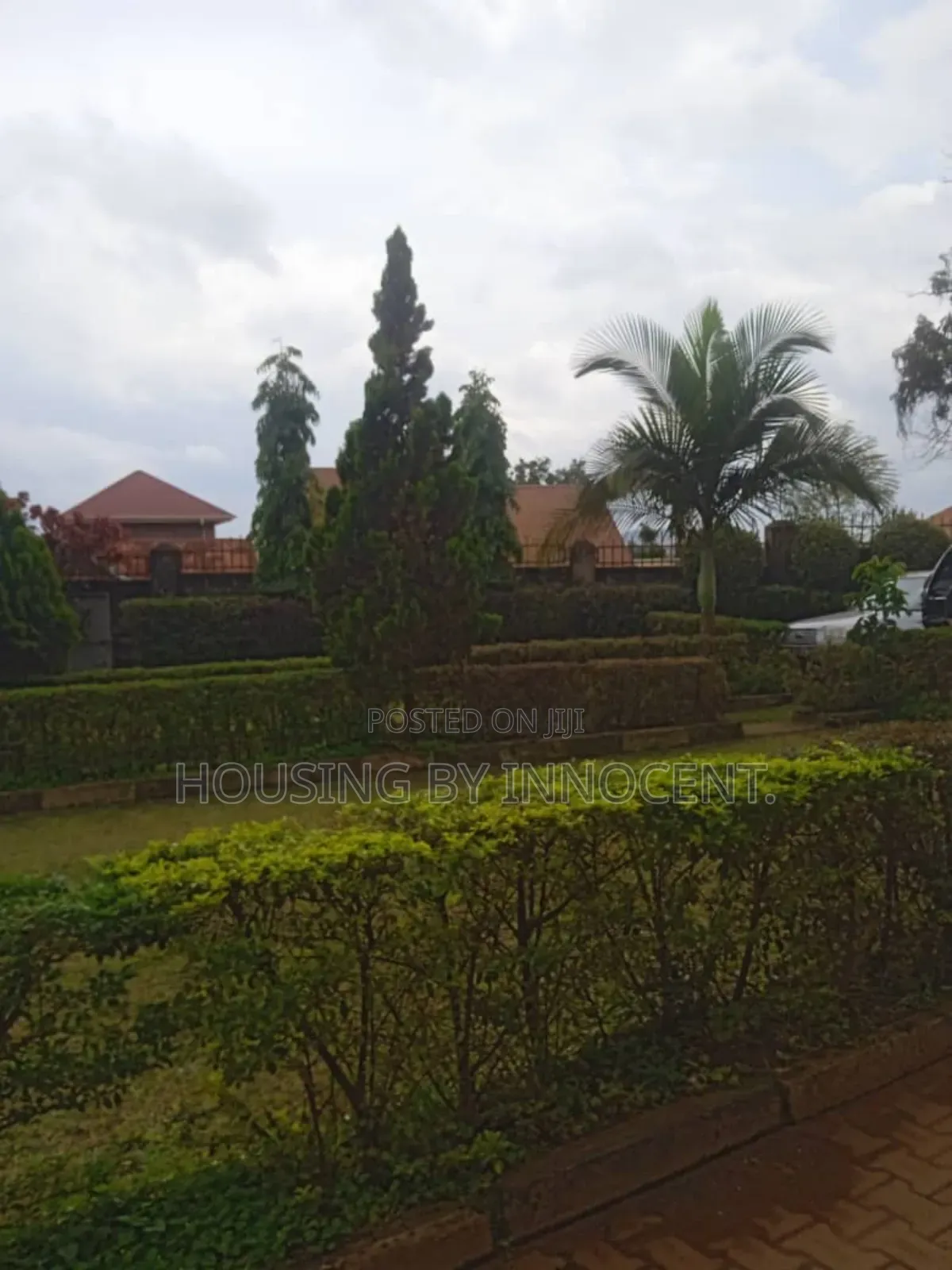 20bdrm Mansion in Nansana Kukasawe, Central Division for rent