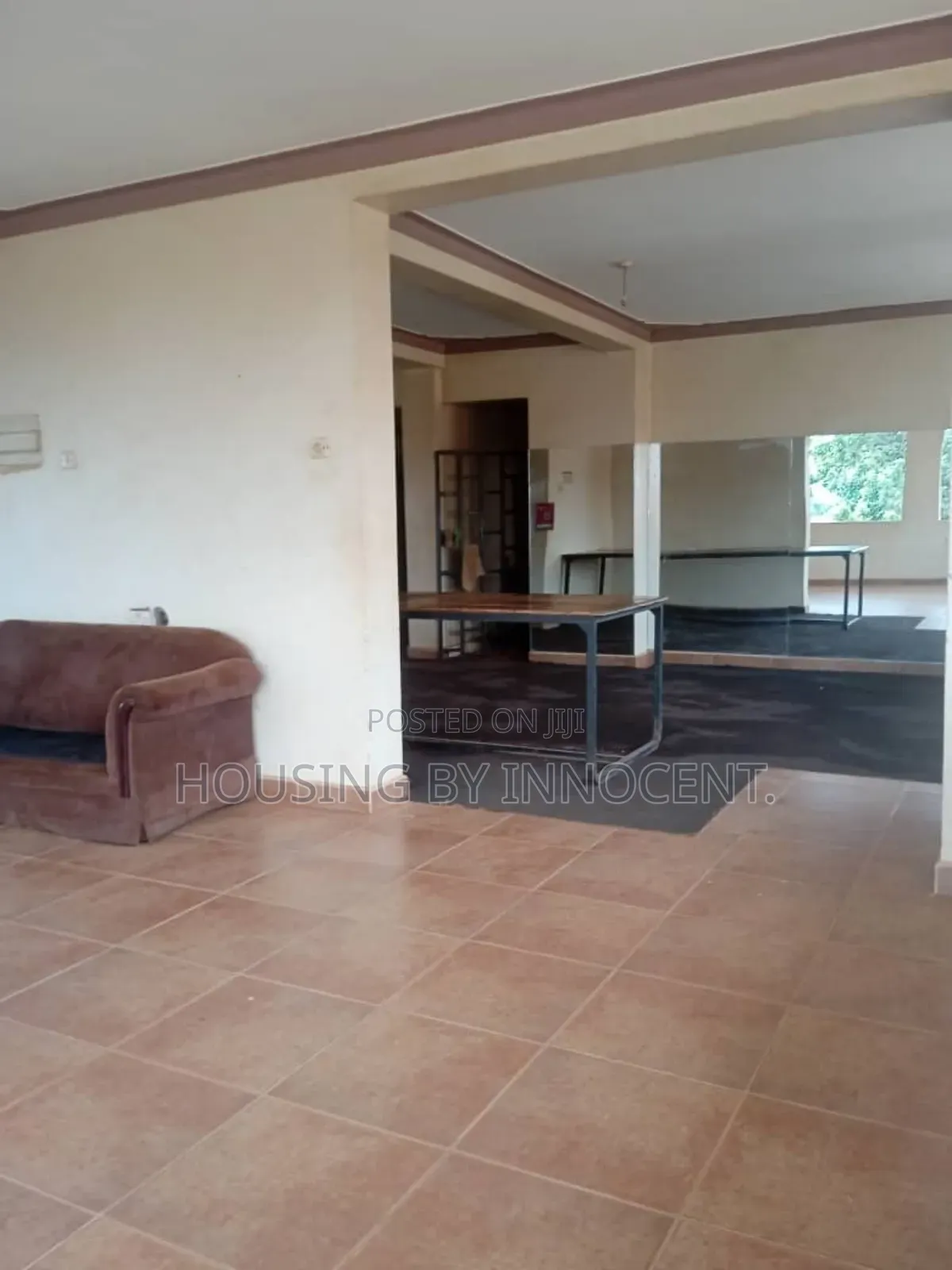 20bdrm Mansion in Nansana Kukasawe, Central Division for rent