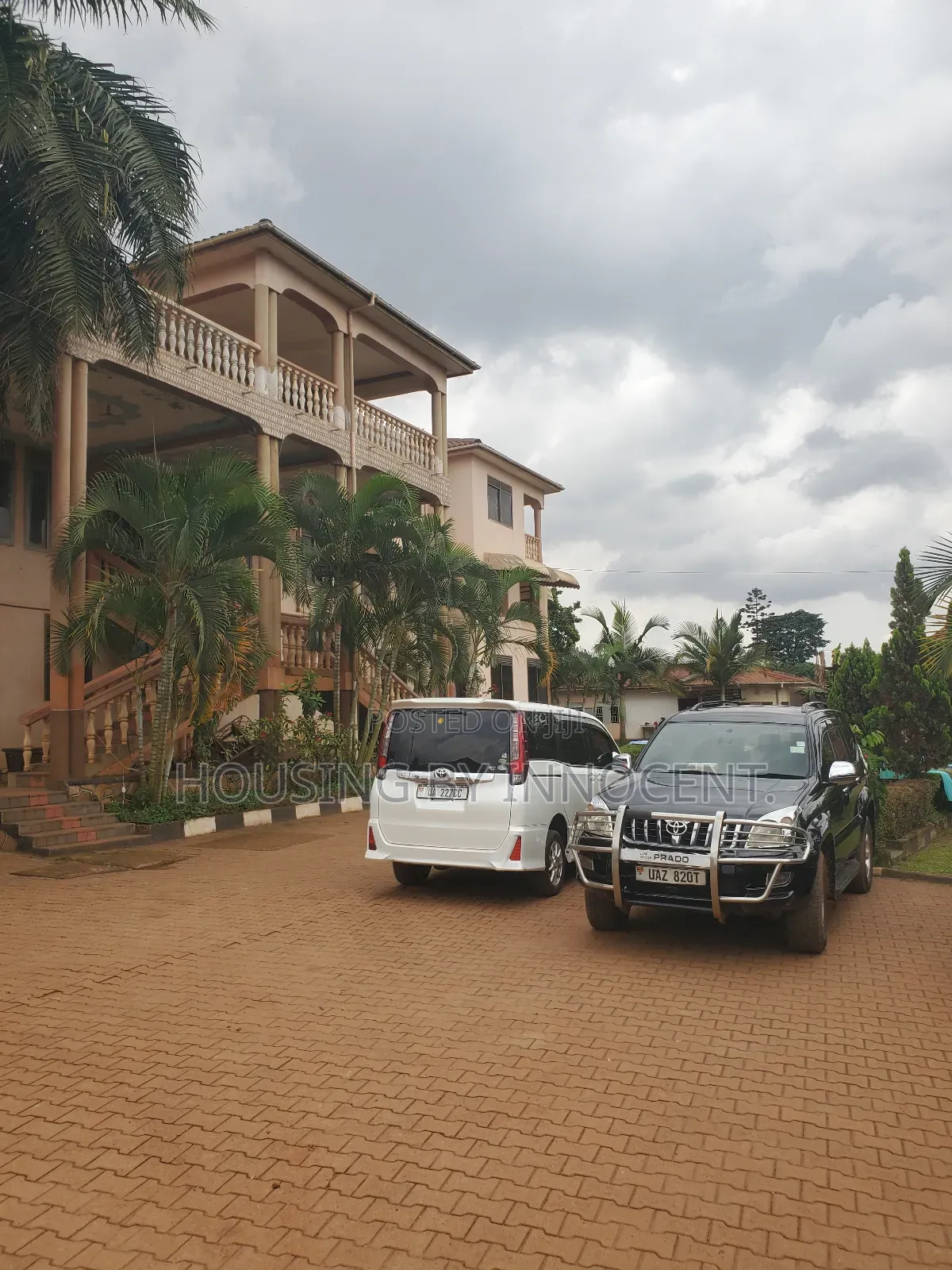 20bdrm Mansion in Nansana Kukasawe, Central Division for rent