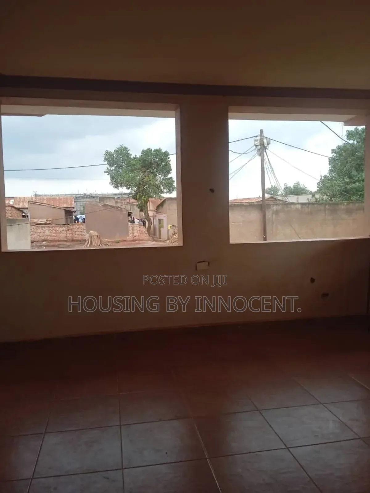 20bdrm Mansion in Nansana Kukasawe, Central Division for rent
