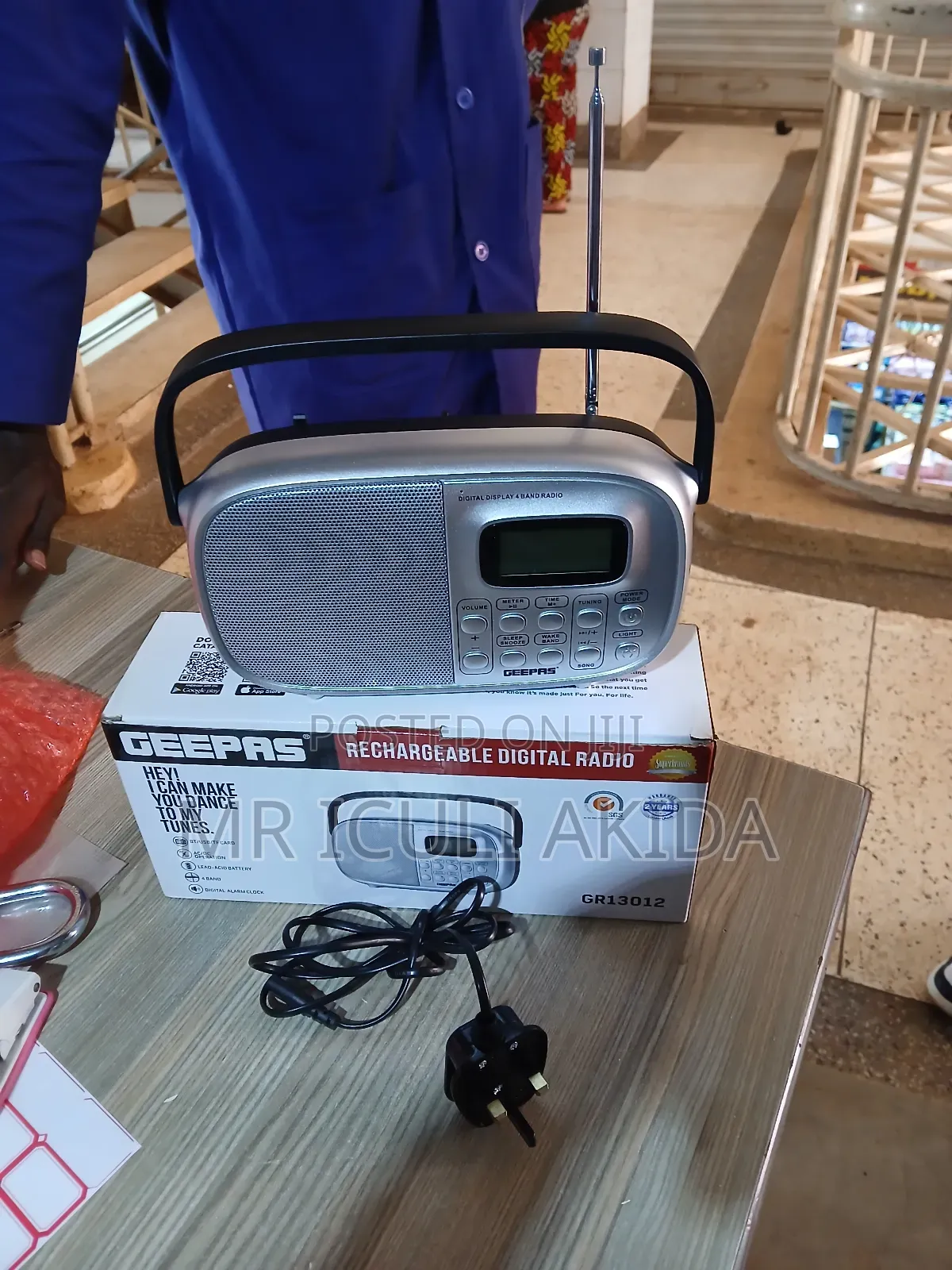 Geepas Rechargeable Fm,Am,Sw 4bands Digital Radio WTH Bt,Usb,Mp3,Tf