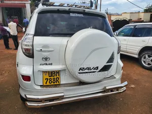 Toyota RAV4 2010 White
