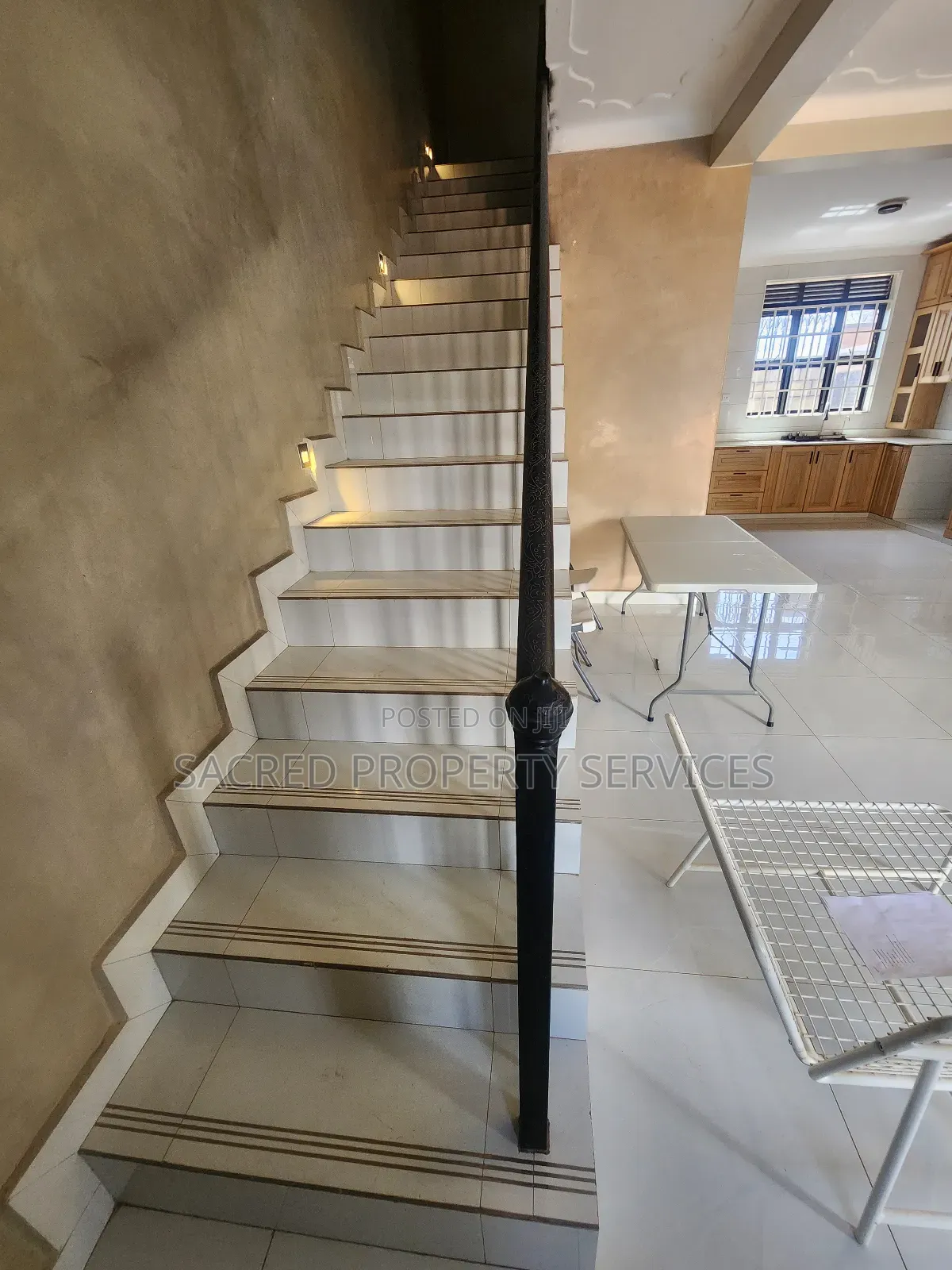 4bdrm Duplex in Kira Mulawa for rent