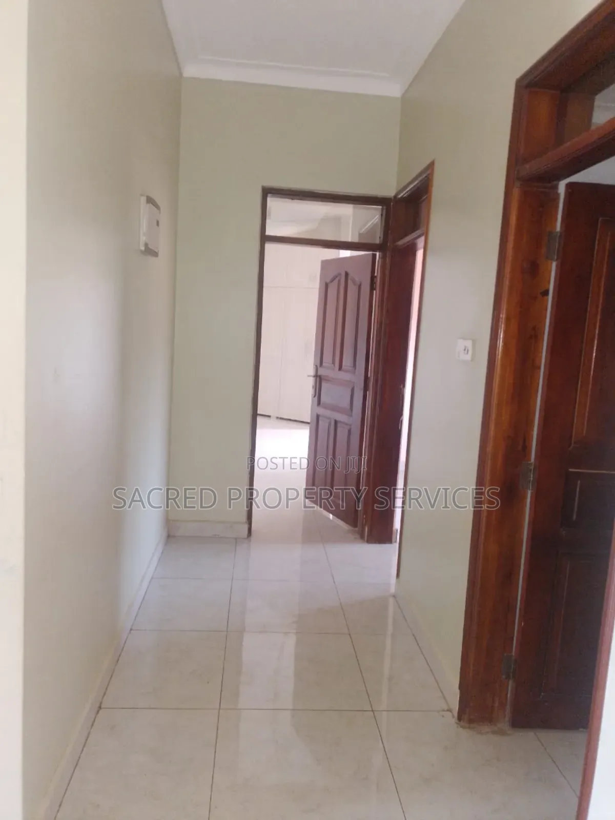 4bdrm Duplex in Kira Mulawa for rent