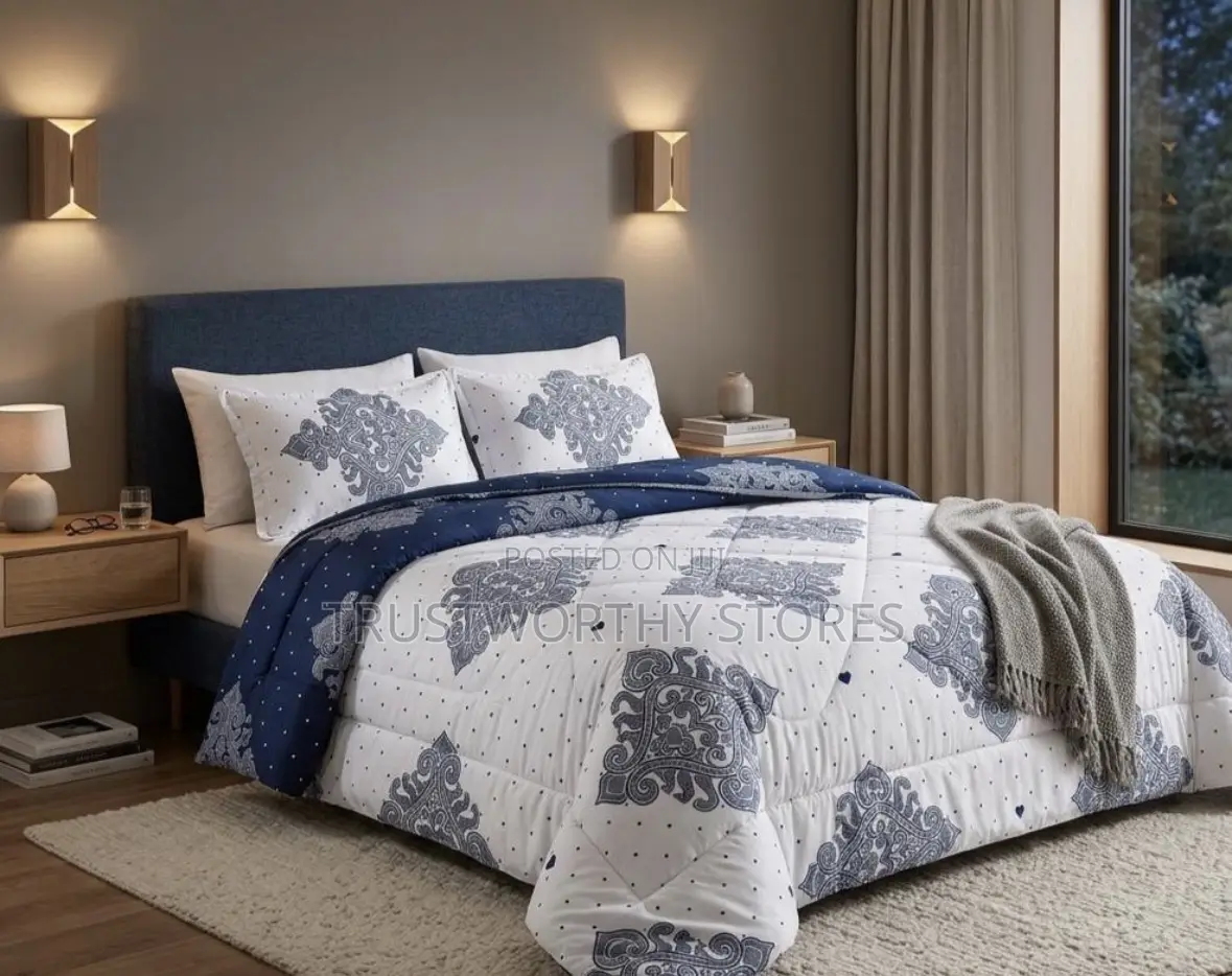 4piece 5by6 White With Blue Duvet With 2 Pillowcases and 1 Bedsheet