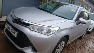 Toyota Corolla Fielder 2017 Silver