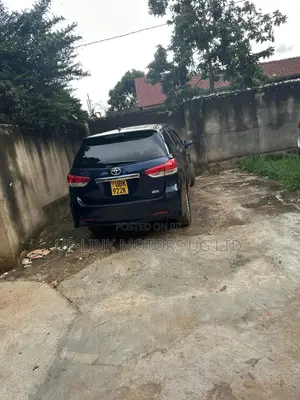 Toyota Wish 2010 Blue