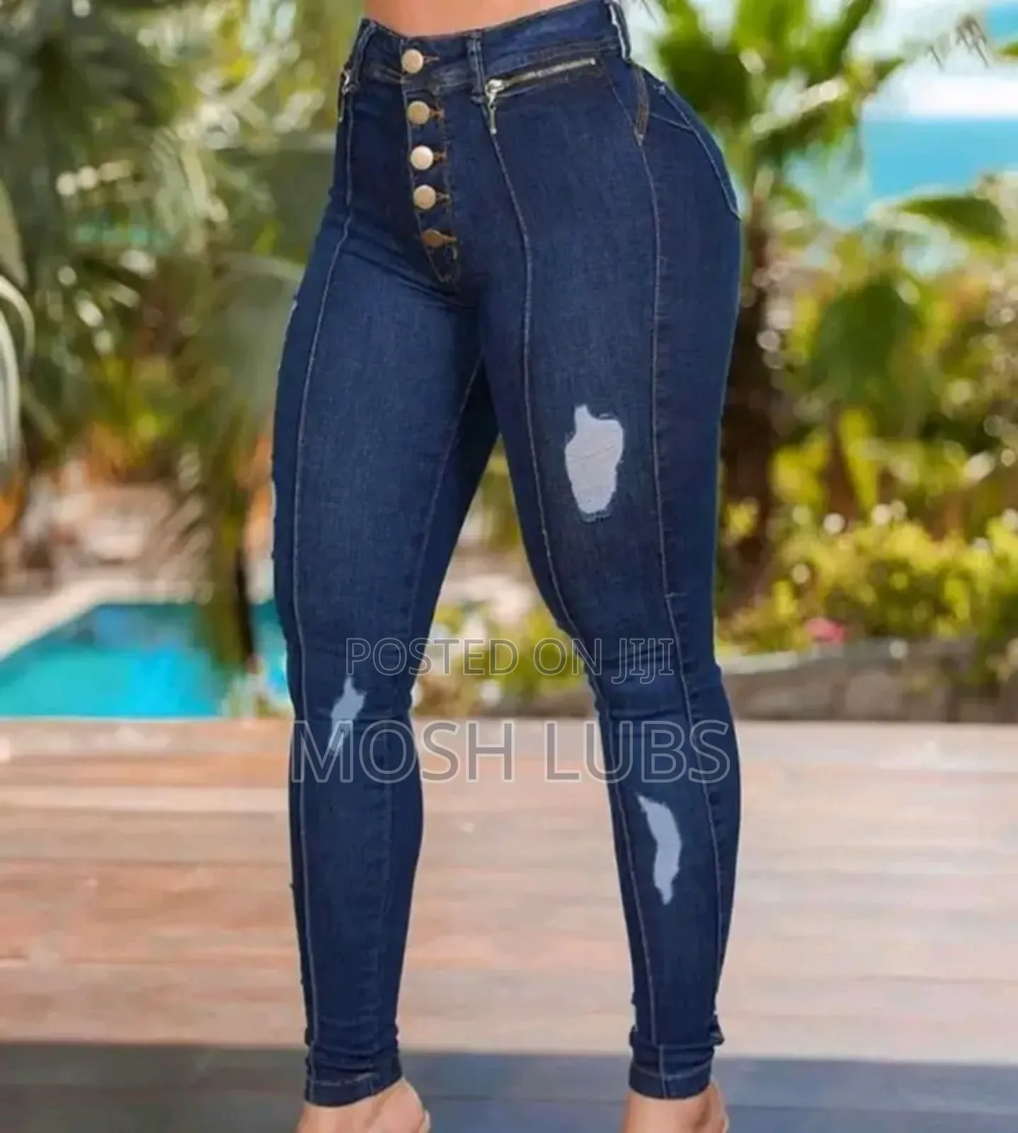 Distressed Baggy Jeans
