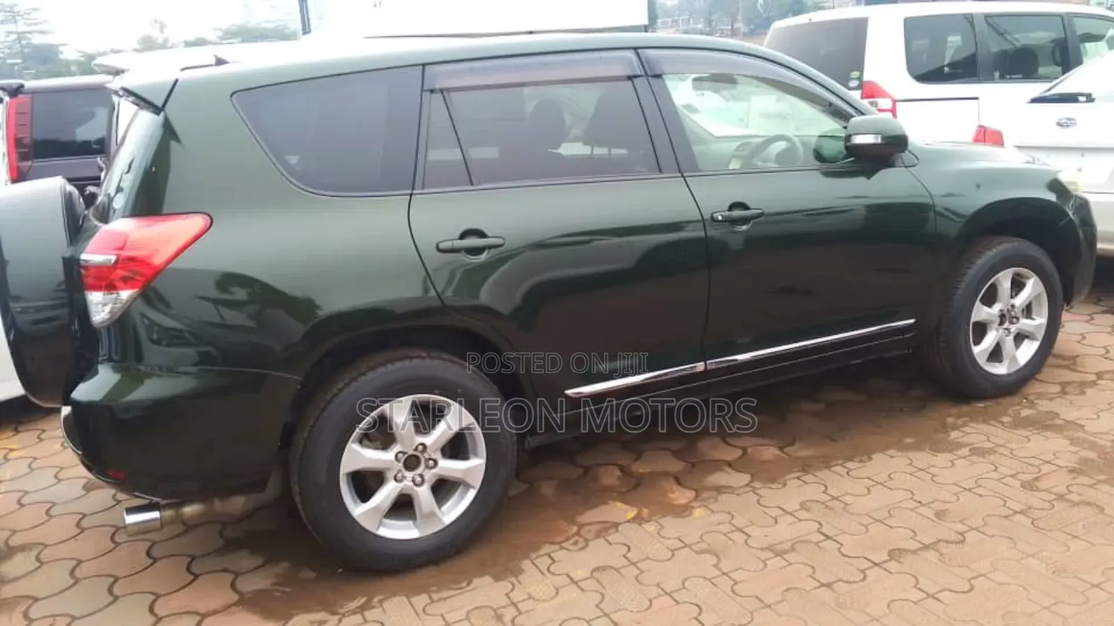 Toyota Vanguard 2012 Green