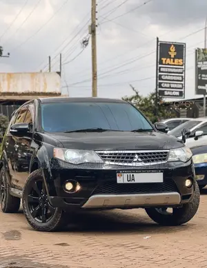 Mitsubishi Outlander 2012 Black