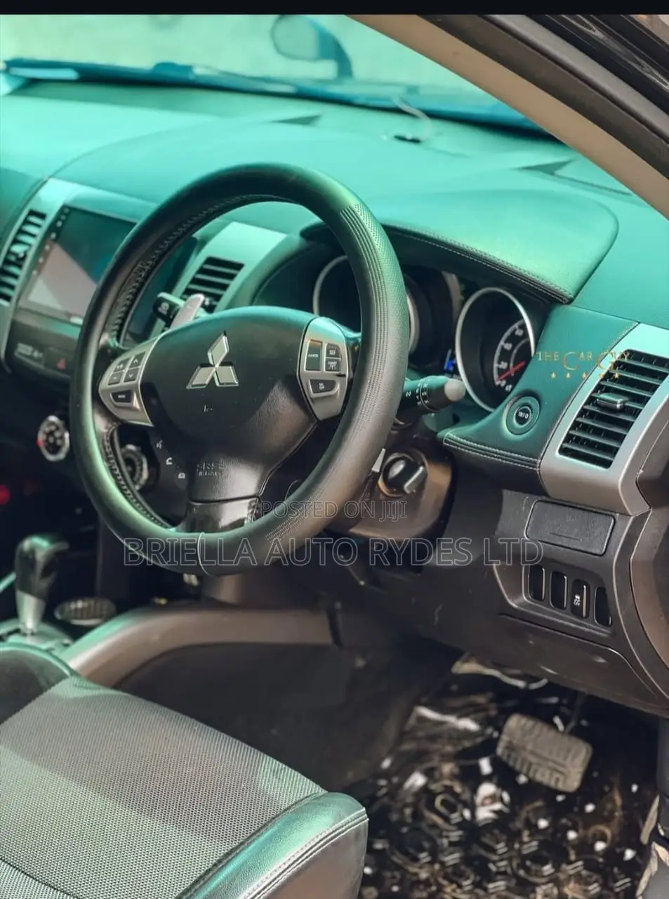 Mitsubishi Outlander 2012 Black
