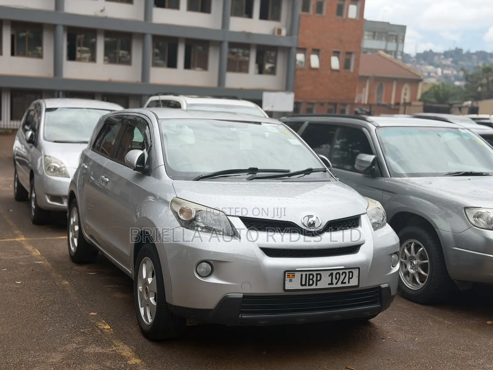 Toyota IST 2010 Silver