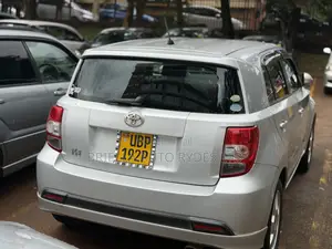 Toyota IST 2010 Silver