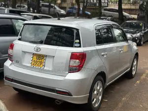 Toyota IST 2010 Silver
