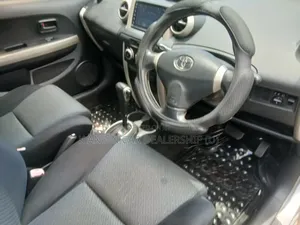 Toyota IST 2006 Silver