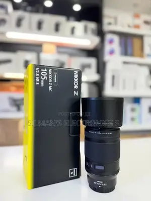 Nikkor Z Mc 105mm F2.8 VRS Lens