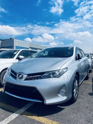 Toyota Auris 2014 Silver
